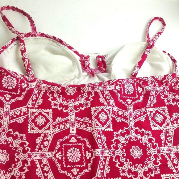 Liz Lange Maternity Tankini Swimsuit Top - Picture 5 of 6